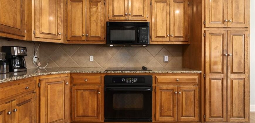 9409 N Laurel Avenue, Kansas City, MO 64157