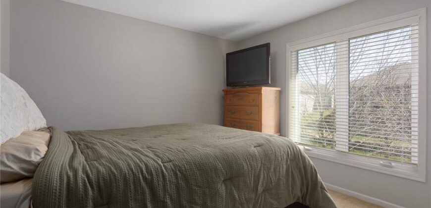 9409 N Laurel Avenue, Kansas City, MO 64157