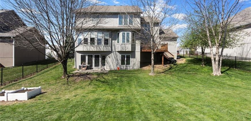9409 N Laurel Avenue, Kansas City, MO 64157