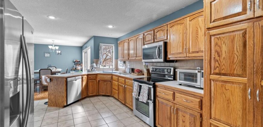 7833 N Strathbury Avenue, Kansas City, MO 64151