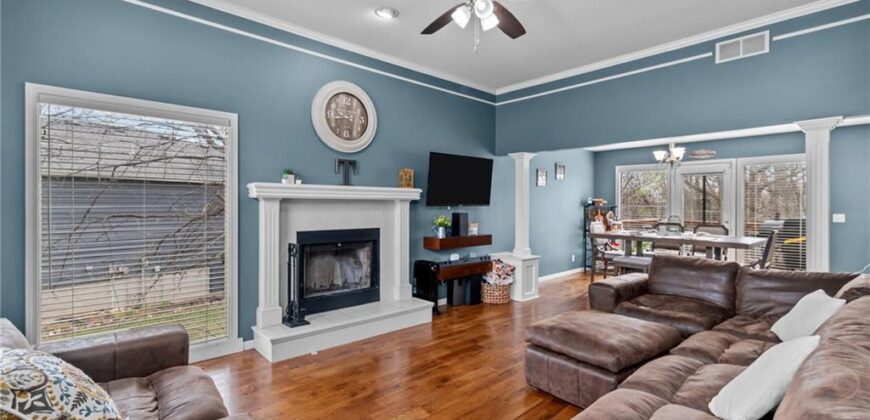 7833 N Strathbury Avenue, Kansas City, MO 64151