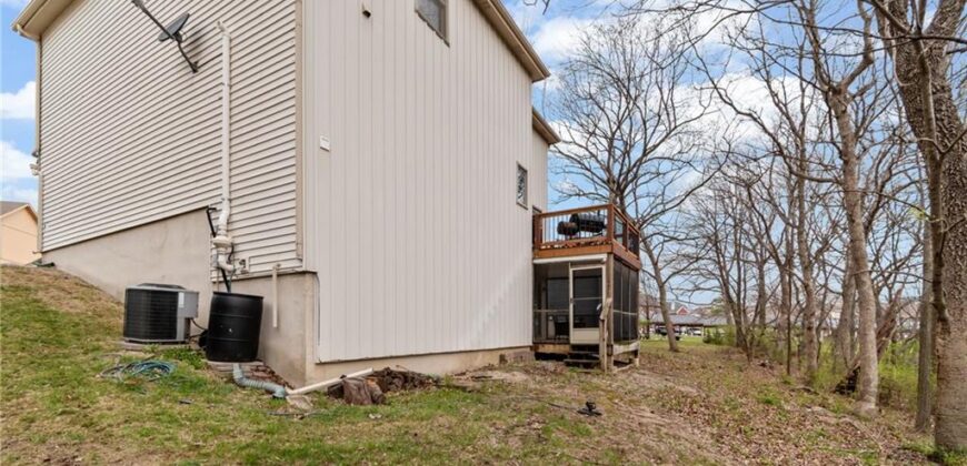 7833 N Strathbury Avenue, Kansas City, MO 64151