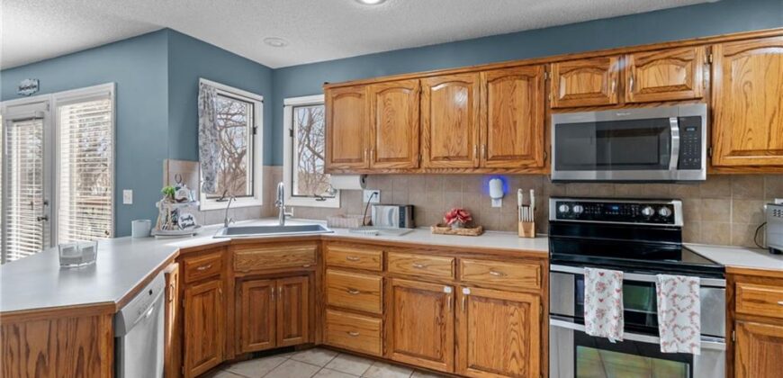7833 N Strathbury Avenue, Kansas City, MO 64151