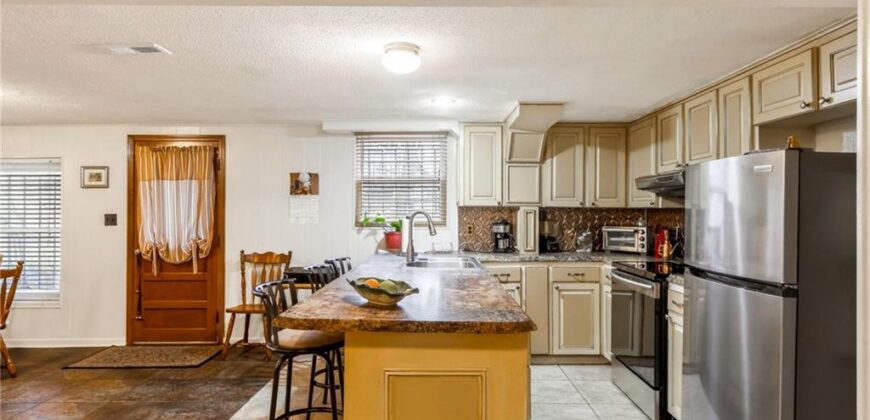 3803 NW 62nd Terrace, Kansas City, MO 64151