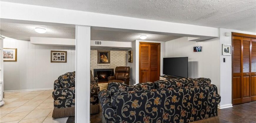 3803 NW 62nd Terrace, Kansas City, MO 64151