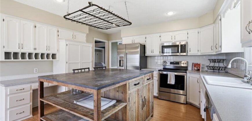 1206 Campbell Street, Liberty, MO 64068