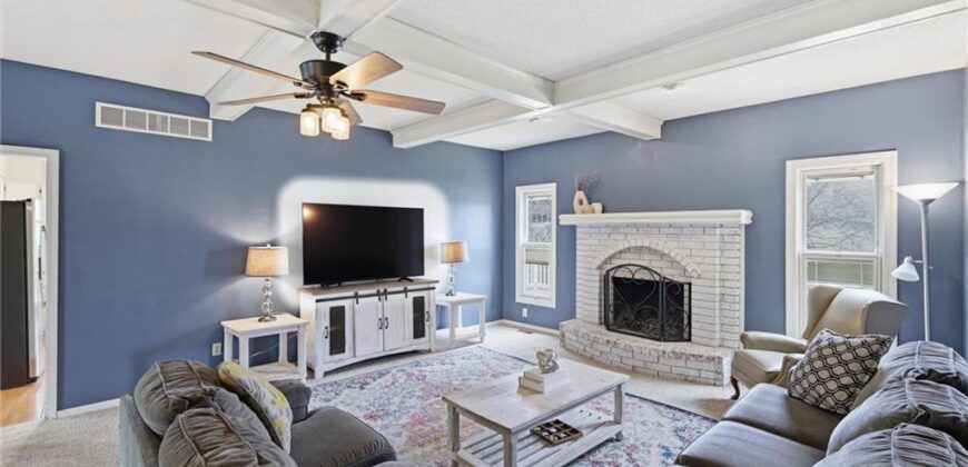 1206 Campbell Street, Liberty, MO 64068