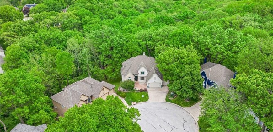 5529 Sleepy Hollow Drive, Parkville, MO 64152
