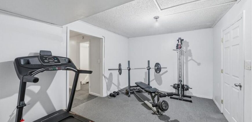 3012 NW 55th Street, Kansas City, MO 64152