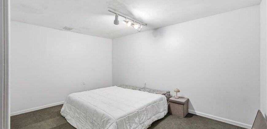3012 NW 55th Street, Kansas City, MO 64152
