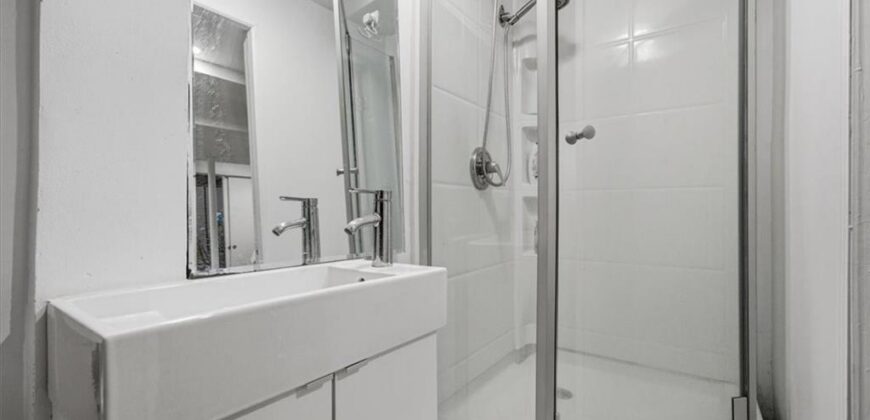 3012 NW 55th Street, Kansas City, MO 64152