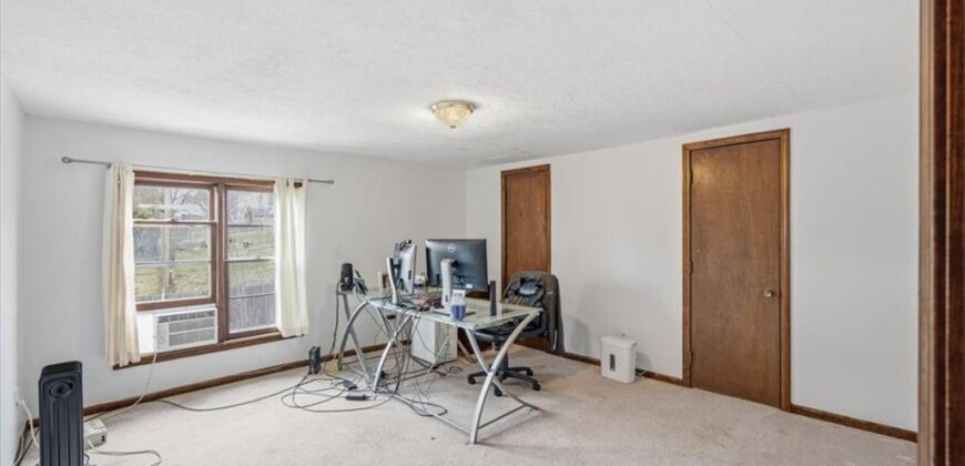 3012 NW 55th Street, Kansas City, MO 64152