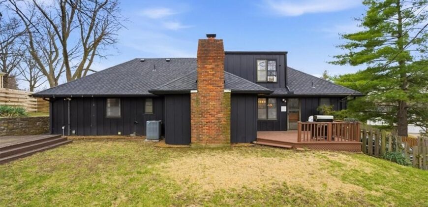 3012 NW 55th Street, Kansas City, MO 64152