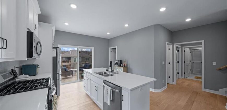 16083 Ryan Circle, Parkville, MO 64152