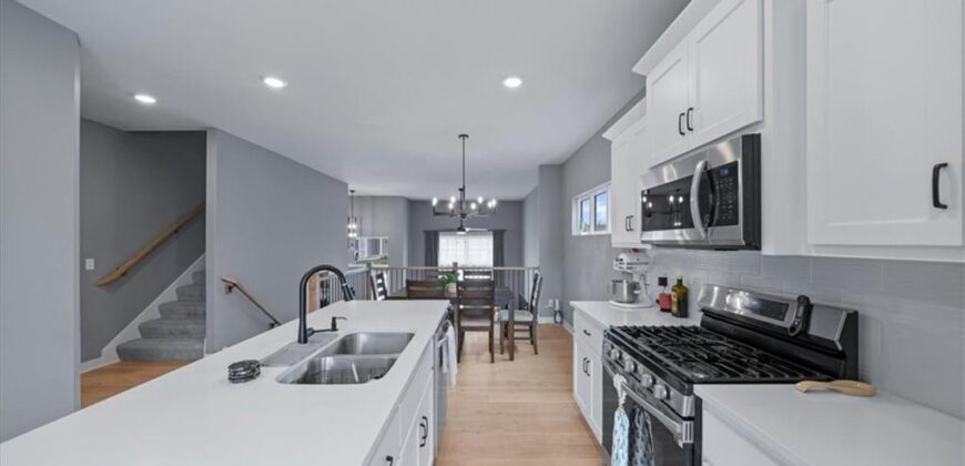 16083 Ryan Circle, Parkville, MO 64152