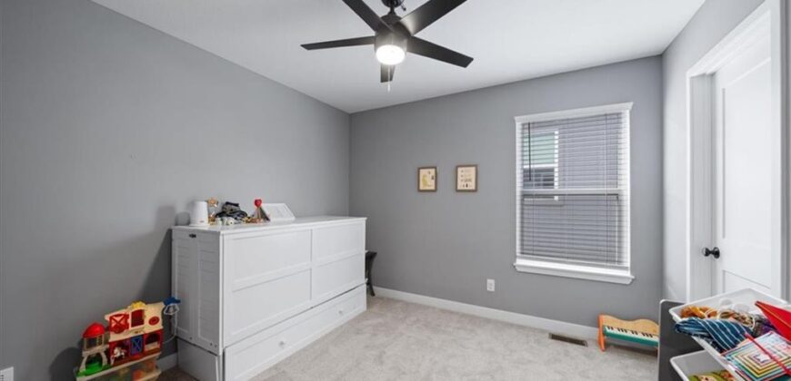 16083 Ryan Circle, Parkville, MO 64152