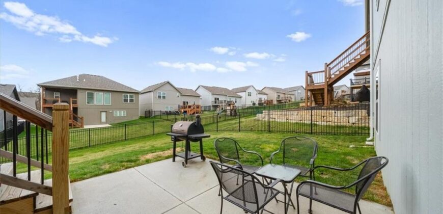 16083 Ryan Circle, Parkville, MO 64152