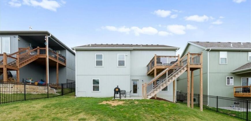 16083 Ryan Circle, Parkville, MO 64152