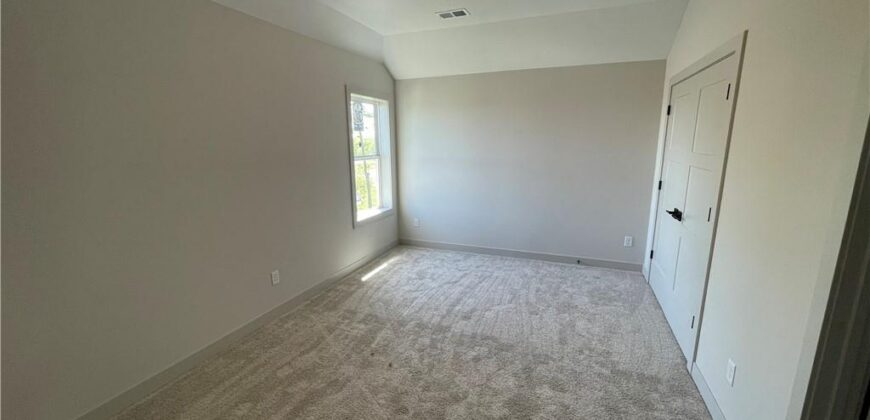 1961 Longview Drive, Liberty, MO 64068