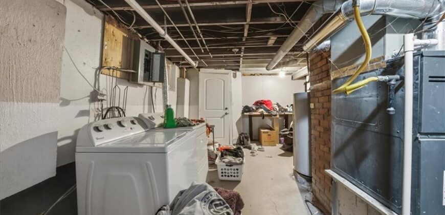 5910 N Park Avenue, Gladstone, MO 64118