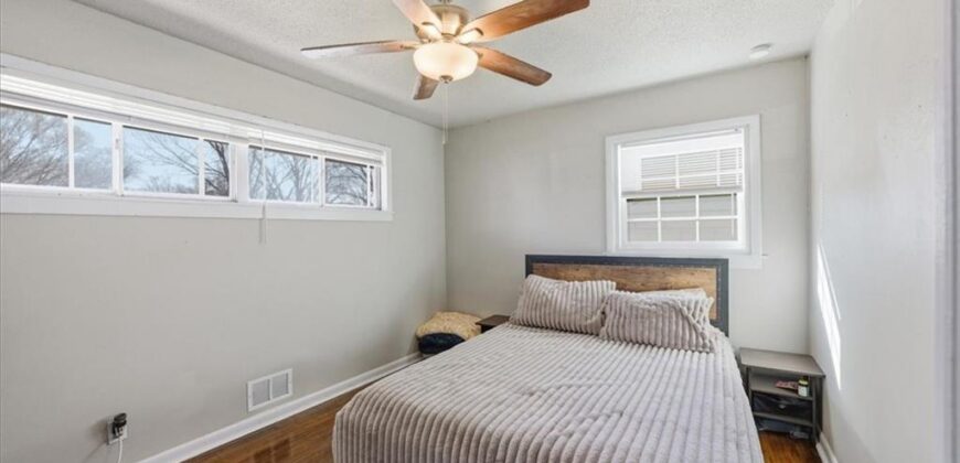 5910 N Park Avenue, Gladstone, MO 64118