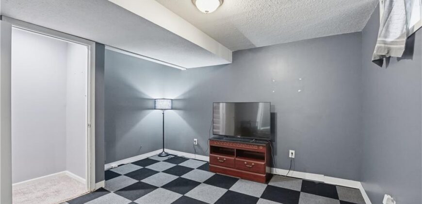 10303 N Main Street, Kansas City, MO 64155