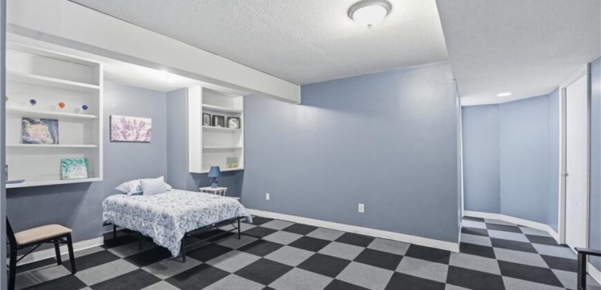 10303 N Main Street, Kansas City, MO 64155