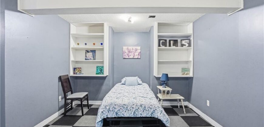 10303 N Main Street, Kansas City, MO 64155