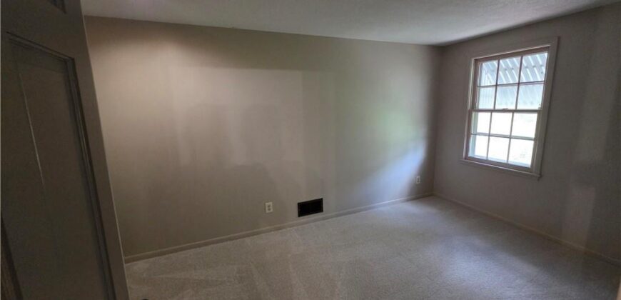 4811 Waukomis Drive, Kansas City, MO 64151