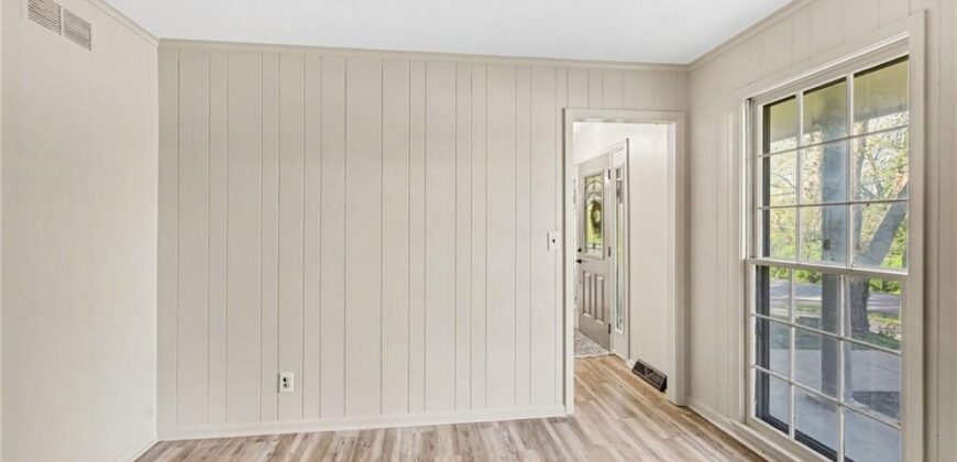 4811 Waukomis Drive, Kansas City, MO 64151