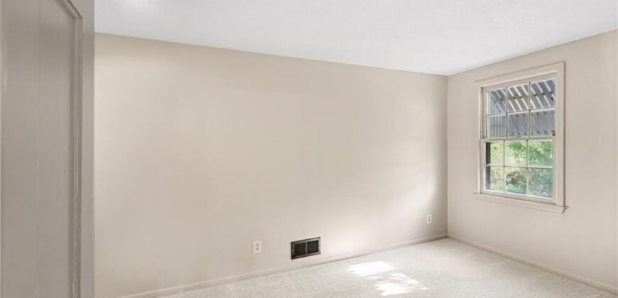 4811 Waukomis Drive, Kansas City, MO 64151