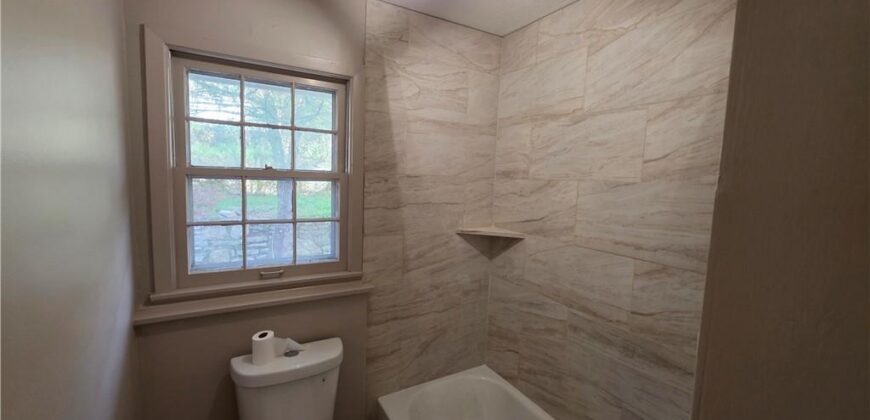 4811 Waukomis Drive, Kansas City, MO 64151