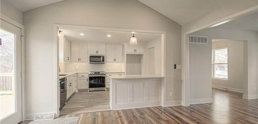 14401 NW 67th Street, Parkville, MO 64152