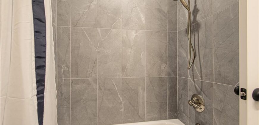 14401 NW 67th Street, Parkville, MO 64152