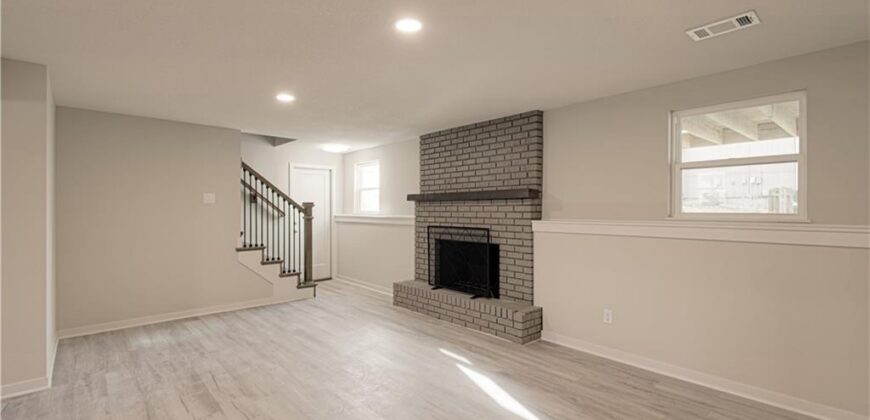 14401 NW 67th Street, Parkville, MO 64152