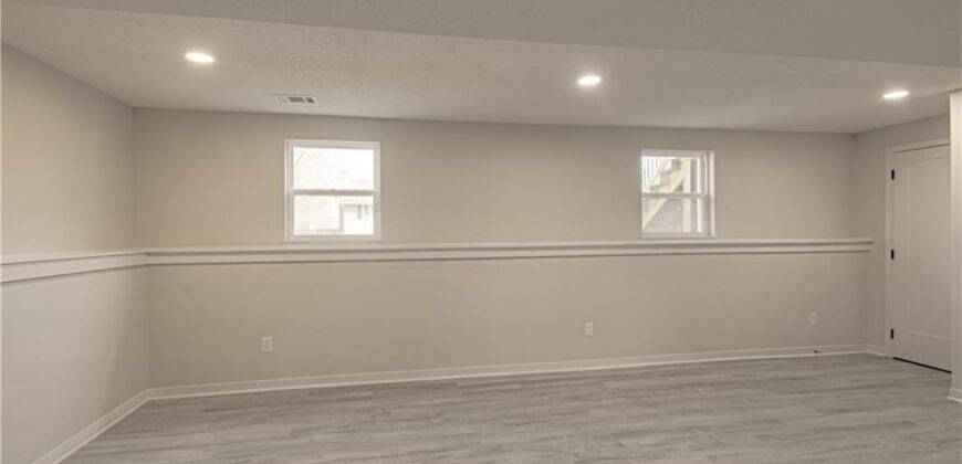 14401 NW 67th Street, Parkville, MO 64152