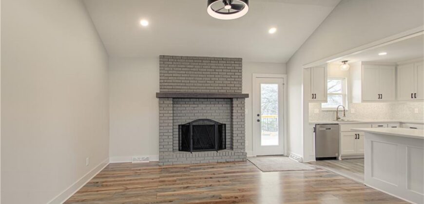 14401 NW 67th Street, Parkville, MO 64152