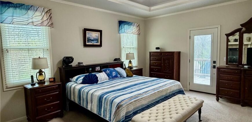 14921 Black Oak Drive, Smithville, MO 64089