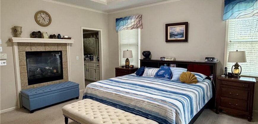 14921 Black Oak Drive, Smithville, MO 64089