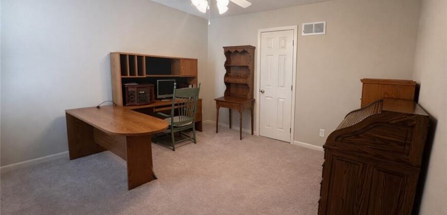 14921 Black Oak Drive, Smithville, MO 64089