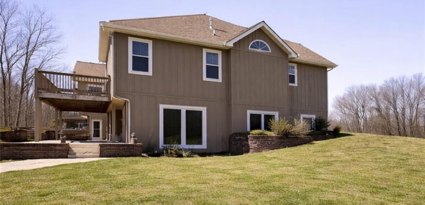 14921 Black Oak Drive, Smithville, MO 64089