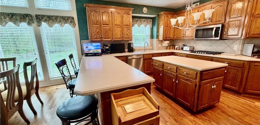 14921 Black Oak Drive, Smithville, MO 64089