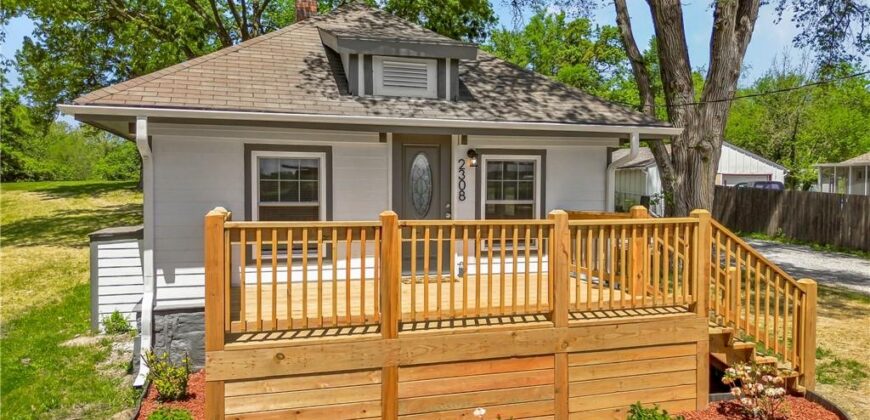 2308 NW 53rd Terrace, Kansas City, MO 64151
