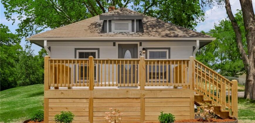 2308 NW 53rd Terrace, Kansas City, MO 64151