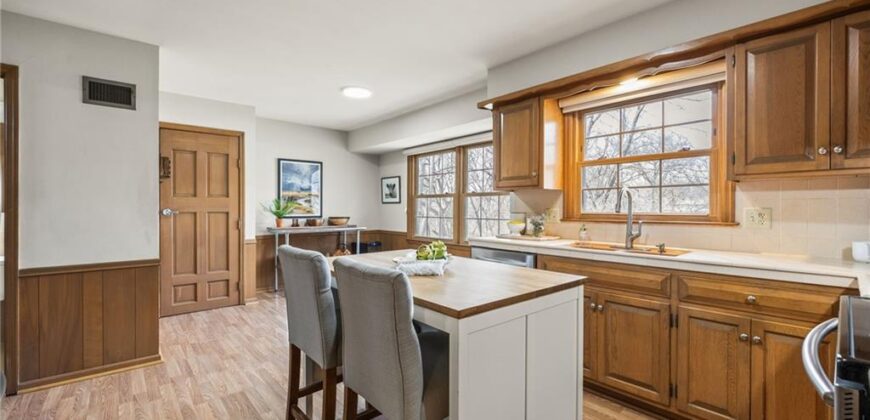 412 NW Briarcliff Road, Kansas City, MO 64116