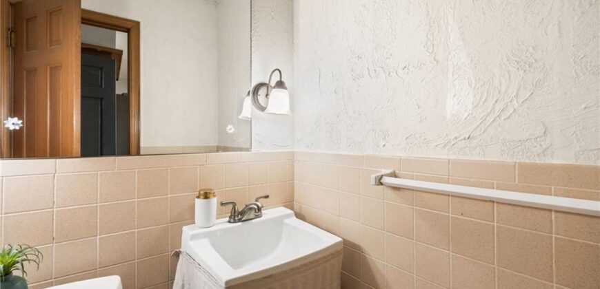 412 NW Briarcliff Road, Kansas City, MO 64116