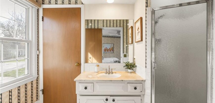 412 NW Briarcliff Road, Kansas City, MO 64116