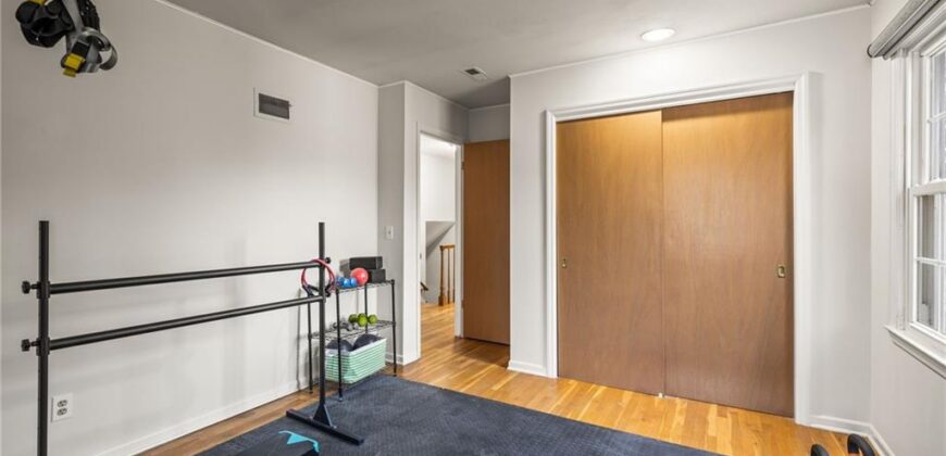 412 NW Briarcliff Road, Kansas City, MO 64116