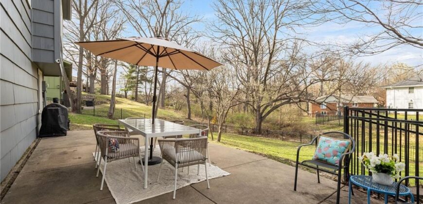 412 NW Briarcliff Road, Kansas City, MO 64116