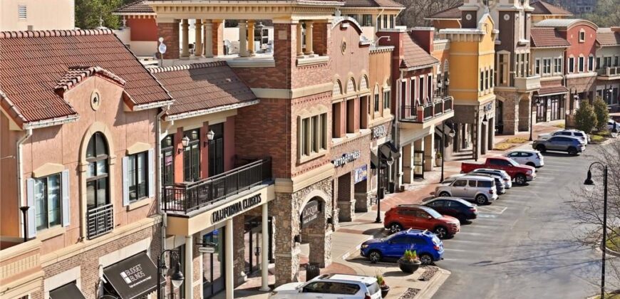 412 NW Briarcliff Road, Kansas City, MO 64116